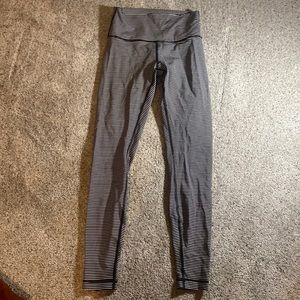 Lululemon leggings size 2 or 4